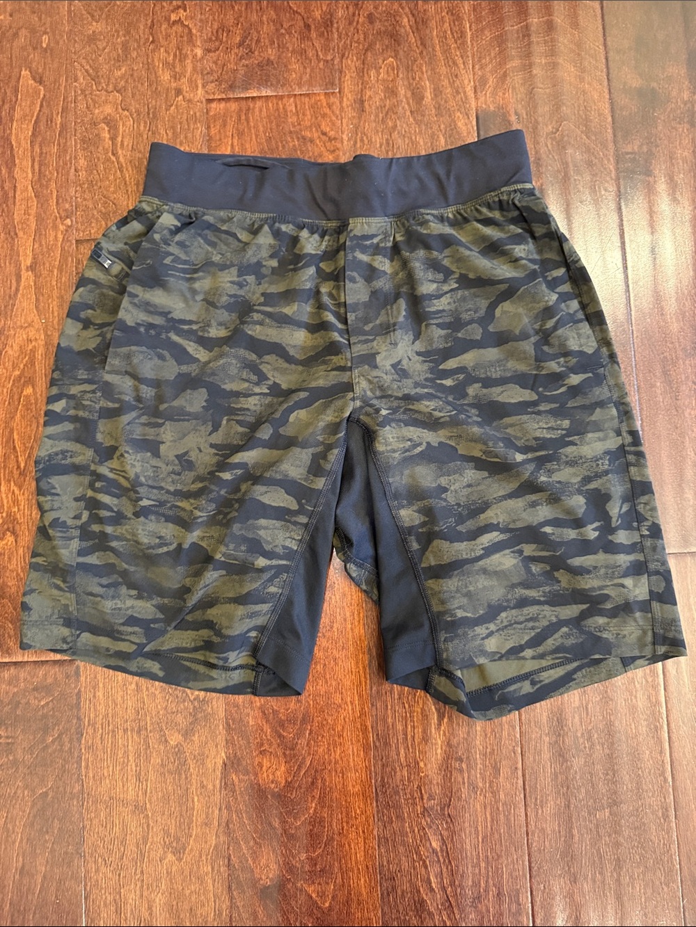Lululemon Men’s Performance Camo Lined Shorts - Olive/Black